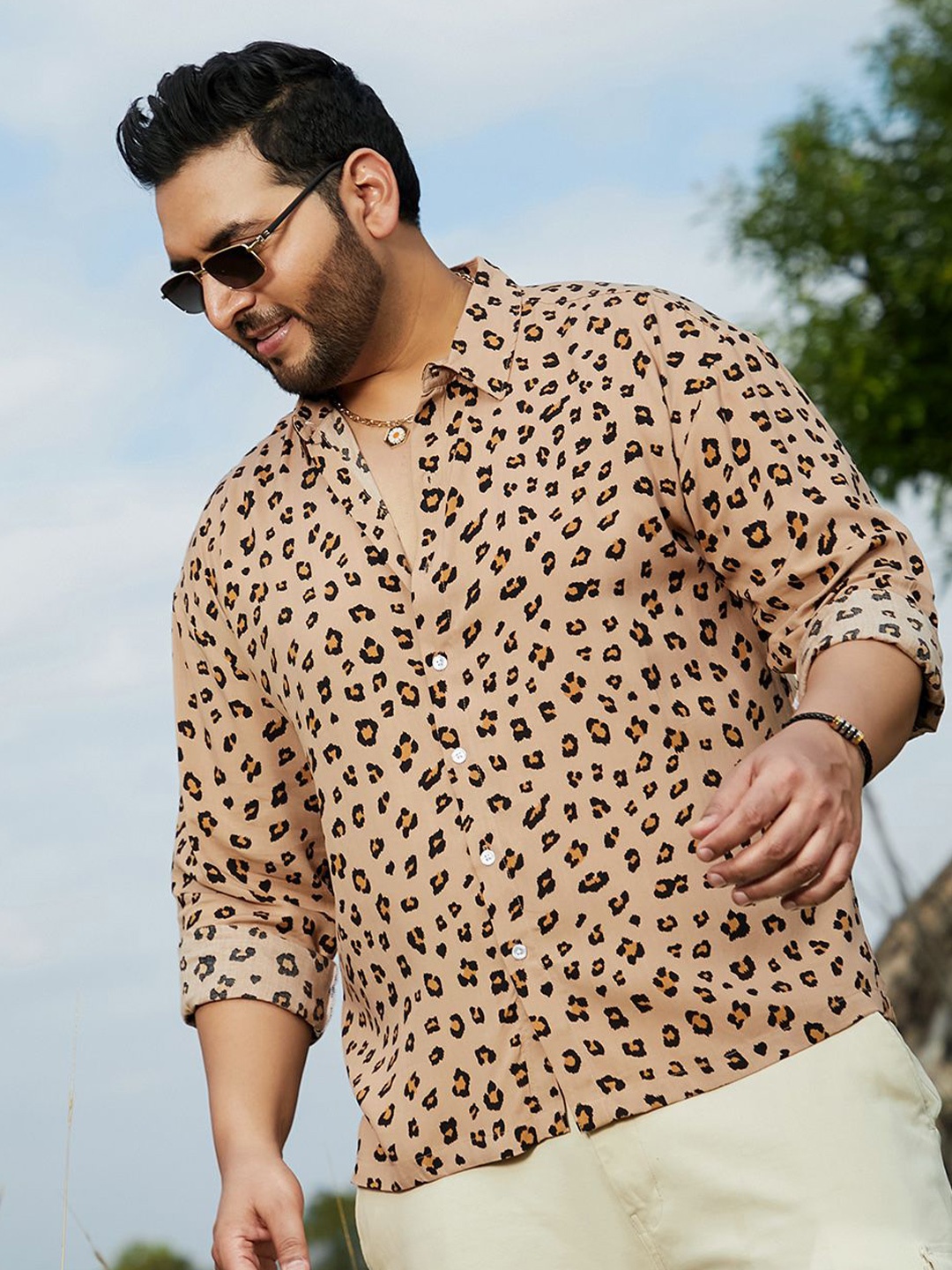 

Instafab Plus Men Comfort Opaque Printed Casual Shirt, Beige