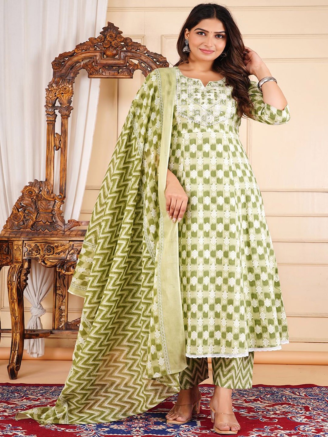 

JD FINISHING Women Floral Printed Tiered Kantha Work Pure Cotton Kurti with Palazzos & With Dupatta, Green