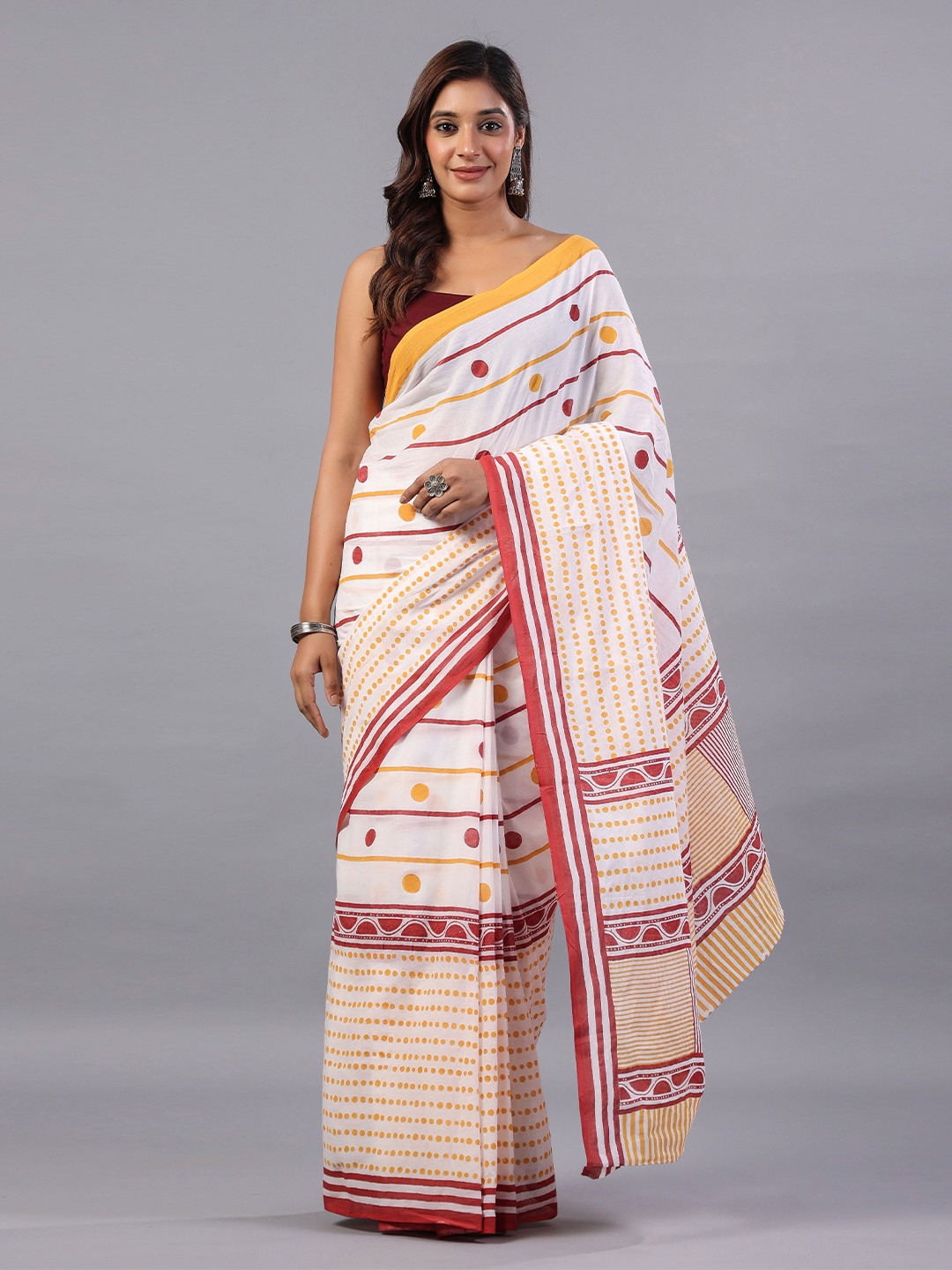 

Moora Women Geometric Printed Pure Cotton Saree, White
