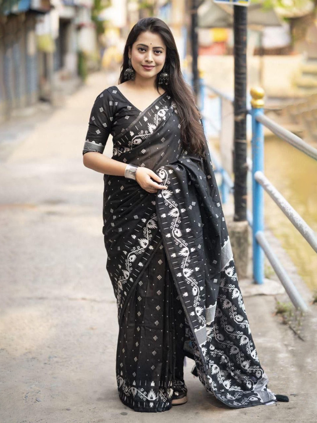 

LADY SHOPI Silk Cotton Chanderi Saree, Black