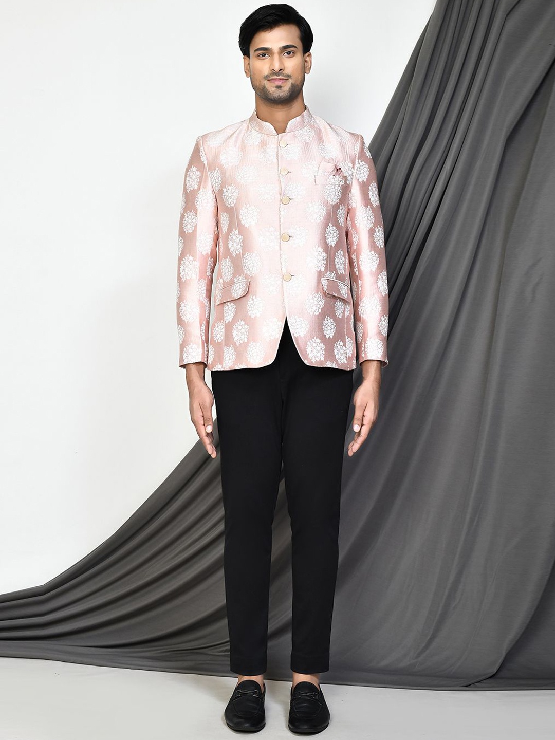 

Aryavir Malhotra Men Printed Mandarin Collar Pure Silk Blazer, Pink