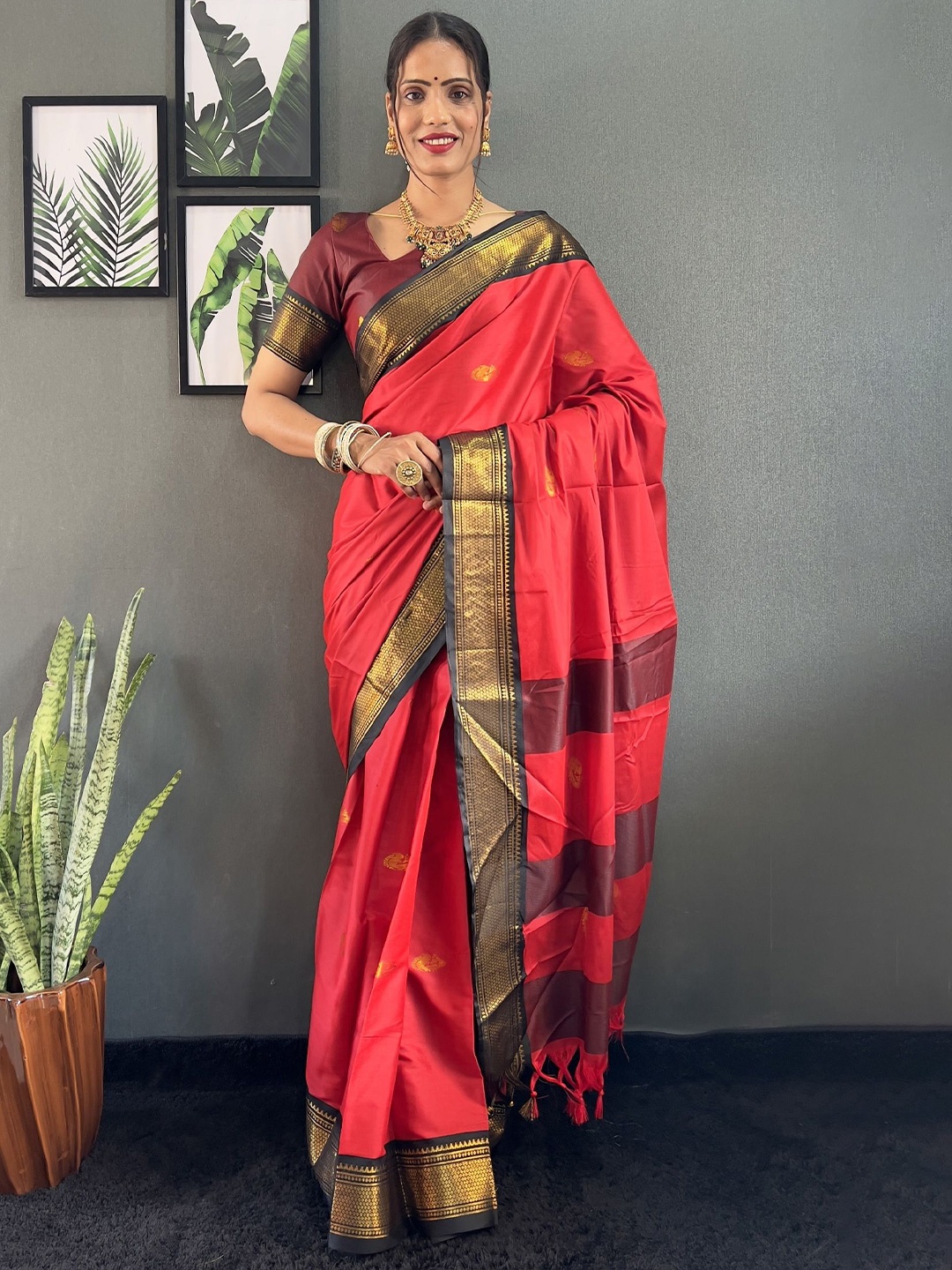 

JULEE Woven Design Zari Silk Cotton Ready to Wear Kanjeevaram Saree, Red