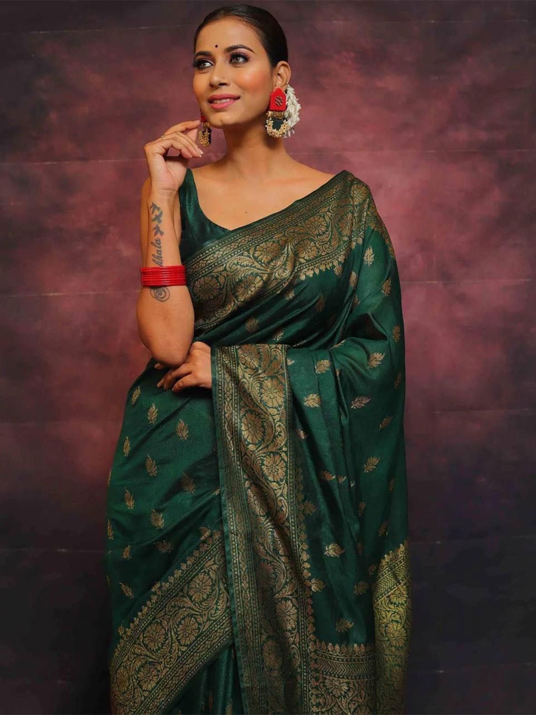 

Dreamlaxmi Fashion Woven Design Zari Pure Silk Saree, Green