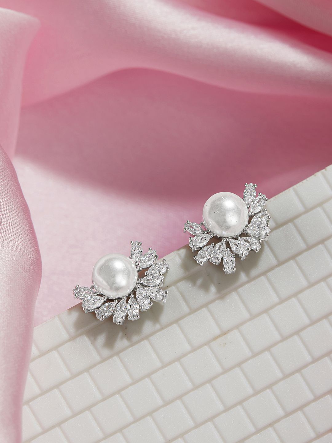 

SARAF SILVERETZ 925 Sterling Silver Classic Studs Earrings