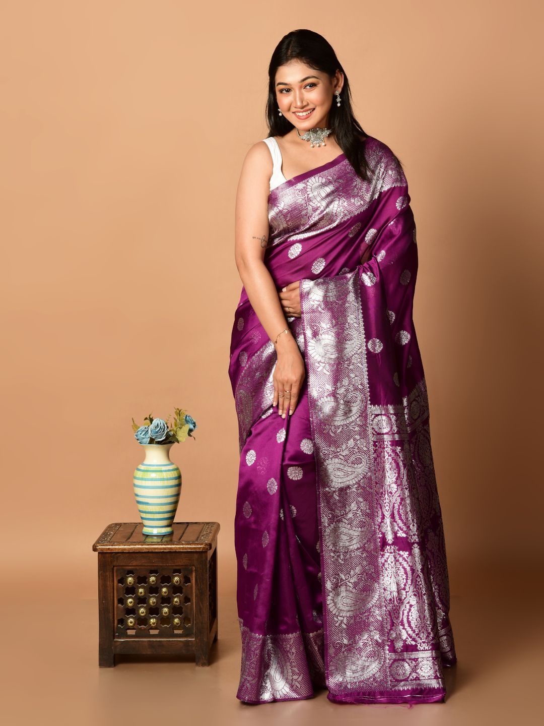 

Laa Calcutta Woven Design Zari Banarasi Saree, Purple