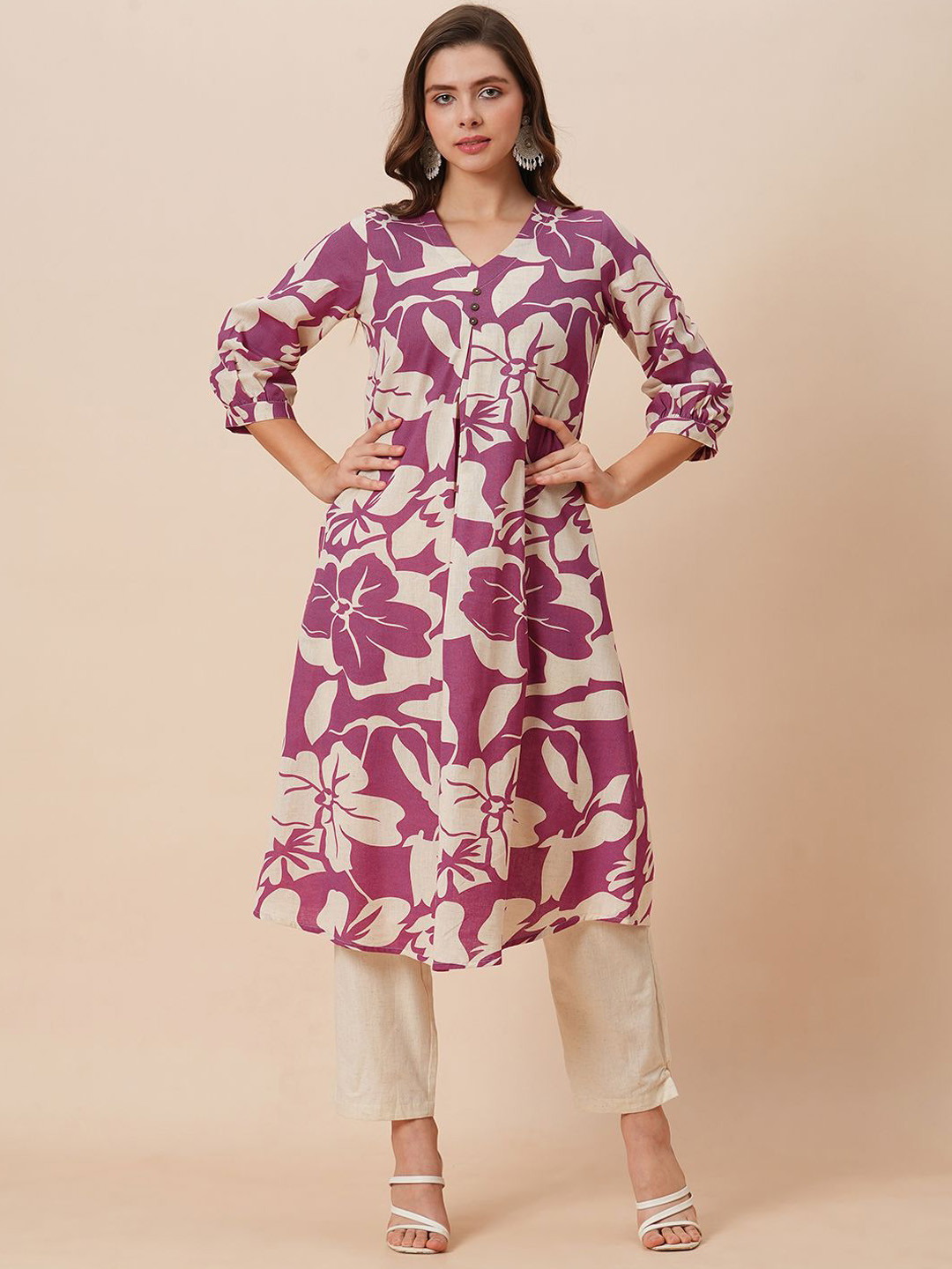 

INDYES Women Floral Printed Pleated Pure Cotton Kurta with Trousers, Magenta