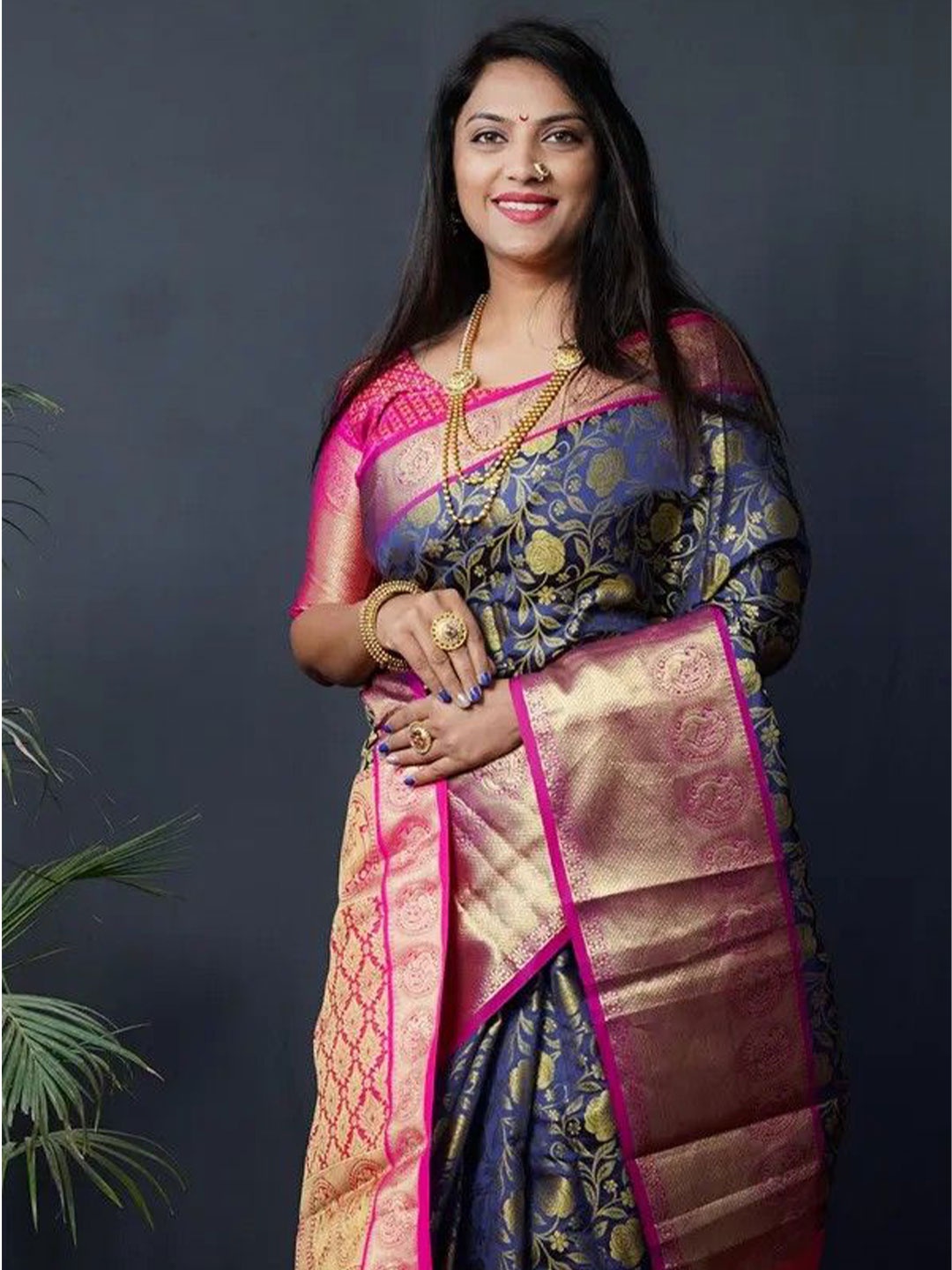 

VILLAGIUS Woven Design Zari Banarasi Saree, Blue