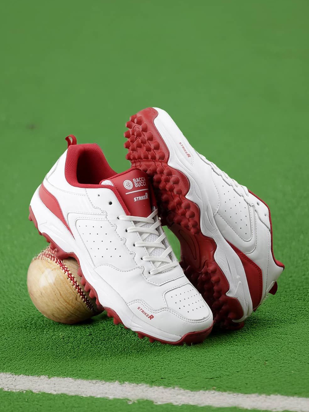 

bacca bucci STRIKER Men Red and White Cricket Shoes