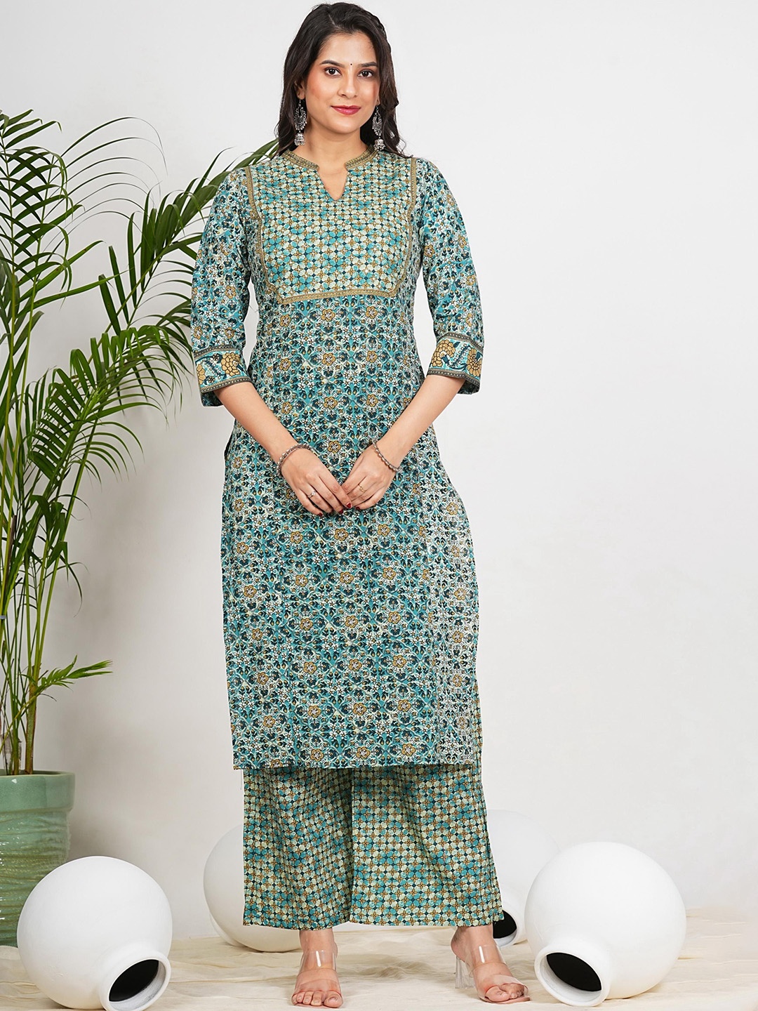 

Vbuyz Blue Floral Printed Sequinned Pure Cotton Straight Kurta With Palazzo