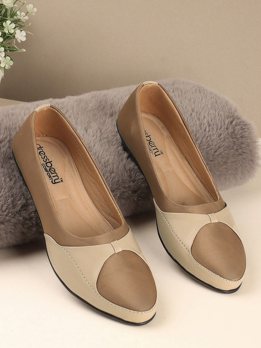 

DressBerry Women Wedge Pumps, Beige