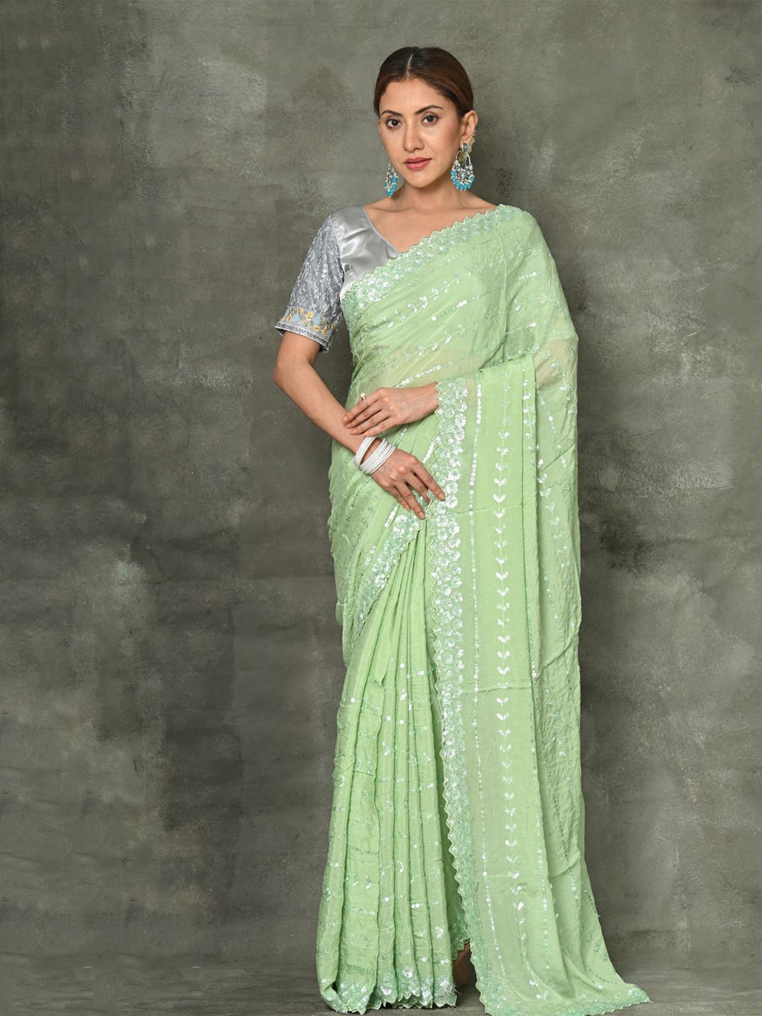 

NITARAA Floral Sequinned Pure Chiffon Saree, Green