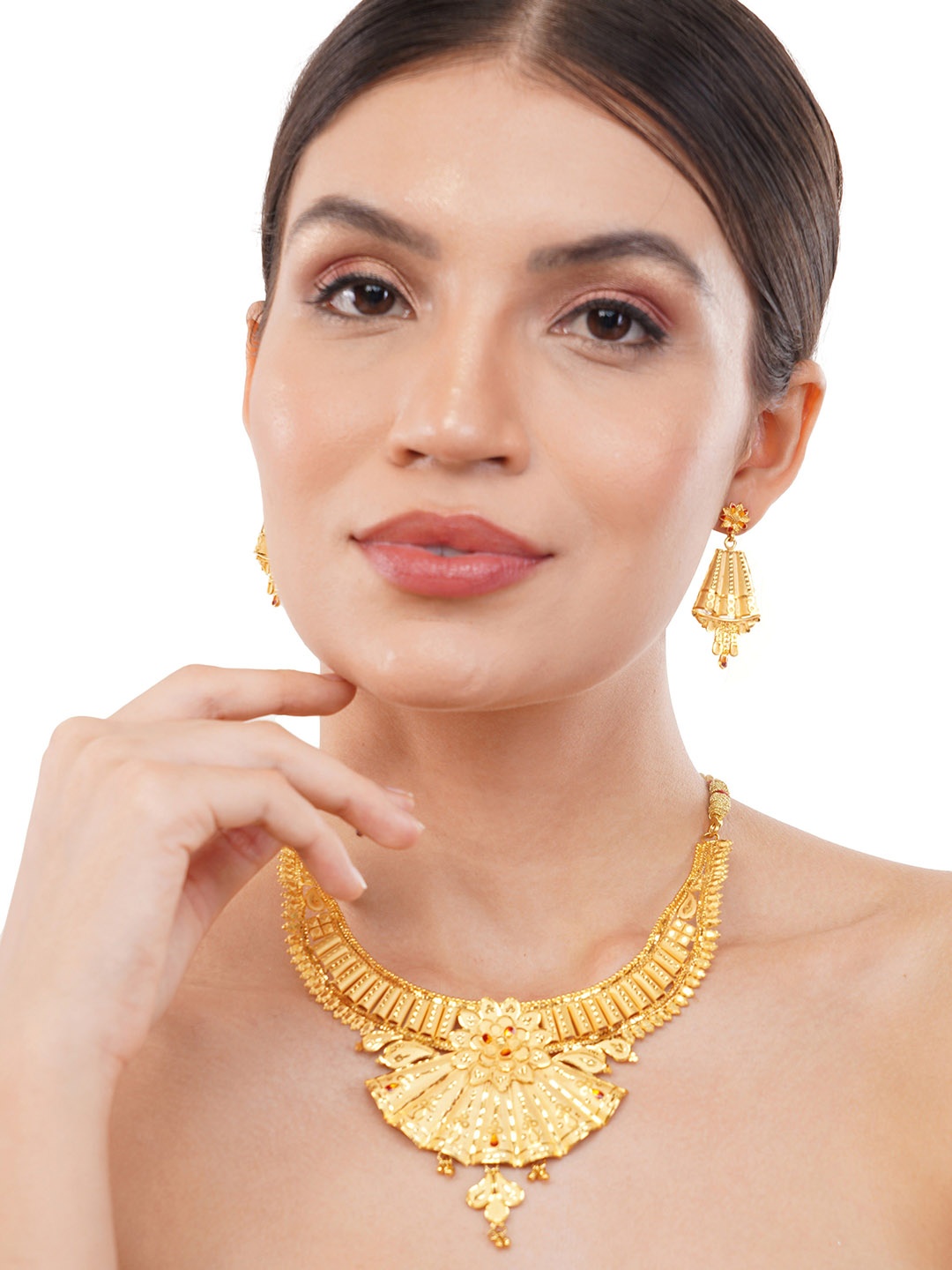 

Zhouse Gold Plated Textured Jewellery Set