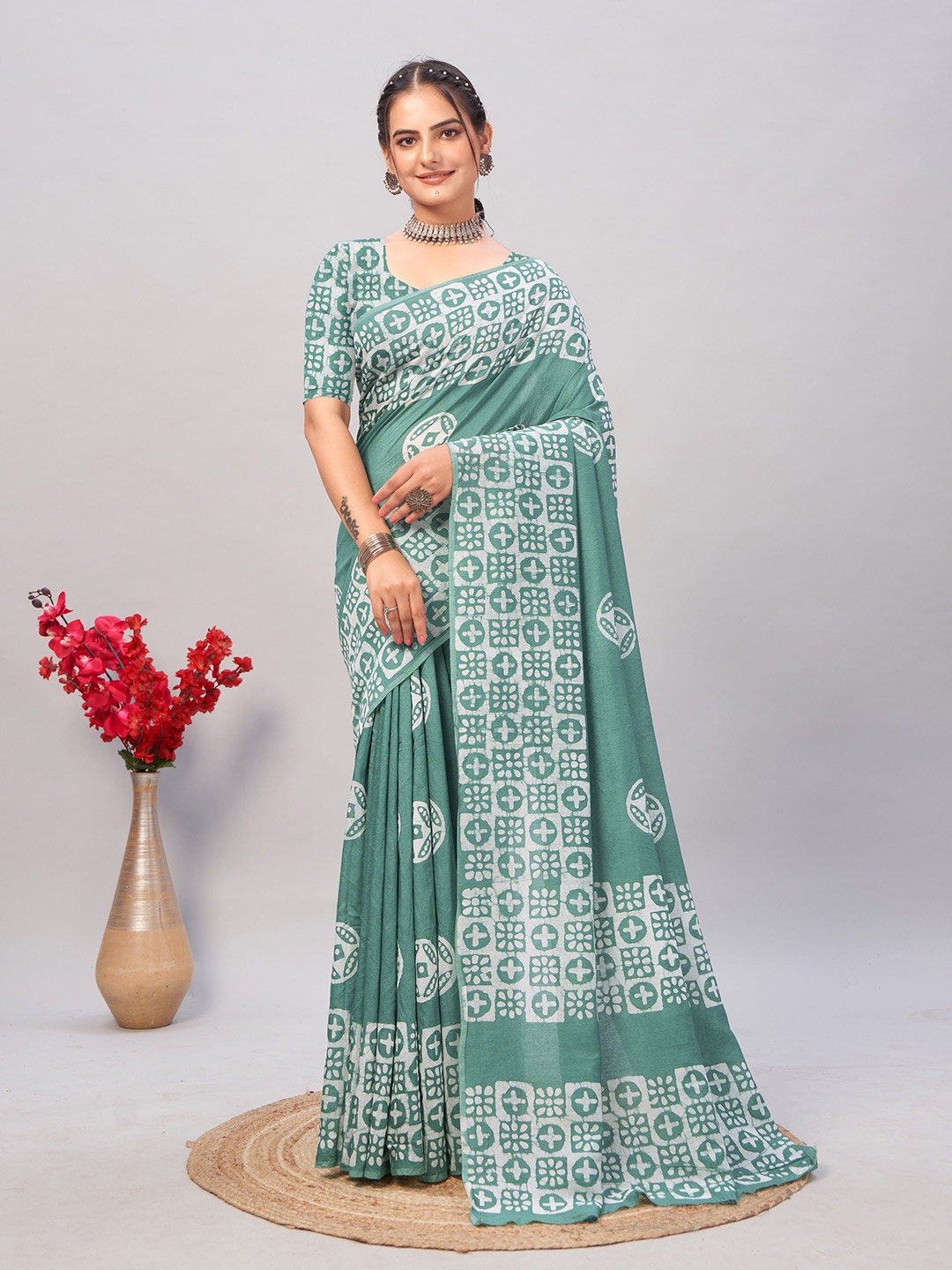 

HMP Fashion Batik Printed Saree with Blouse Piece, Green