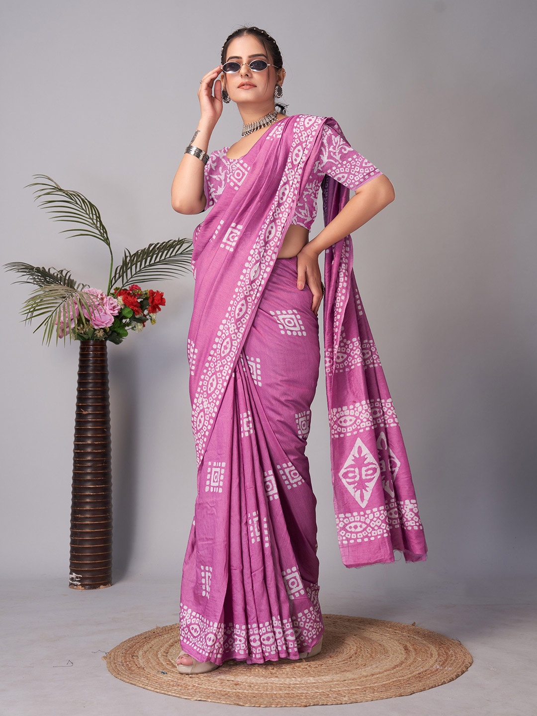 

HMP Fashion Women Batik Printed Saree With Blouse Piece, Purple