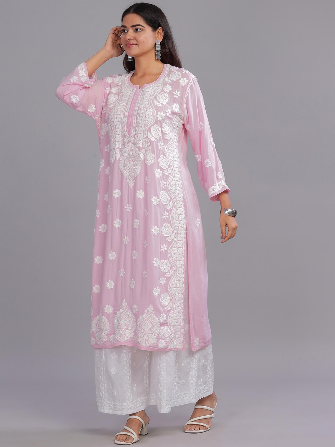 

Club Loom Women Floral Printed Chikankari Floral Kurta, Pink