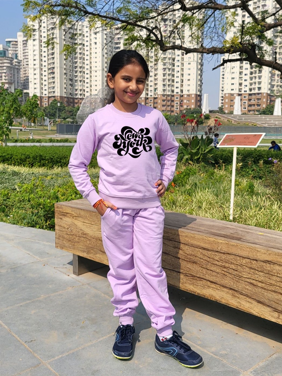 

Chombooka Kids Printed Round Neck Sweatshirt With Jogger, Lavender