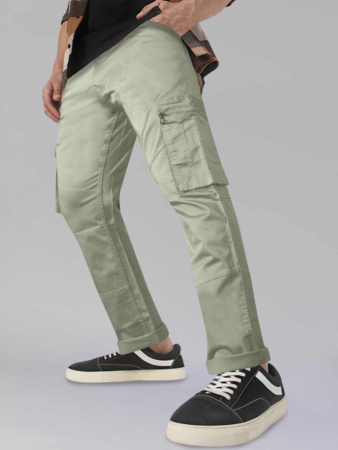 

Jb Just BLACK Men Relaxed Regular Fit Cotton Cargos, Green