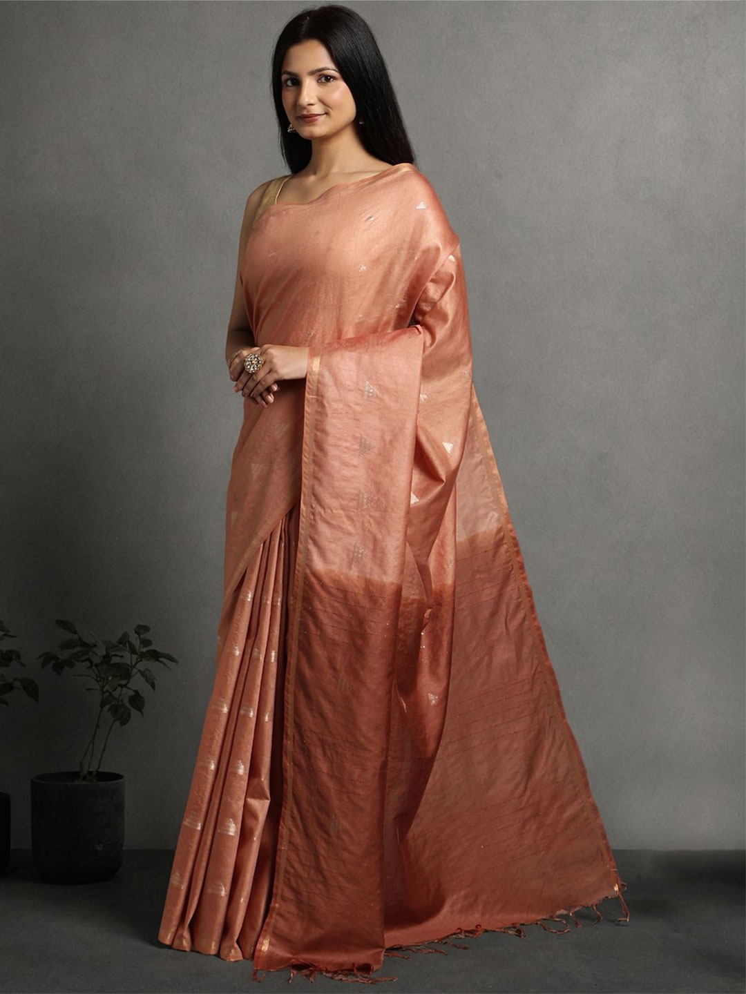 

Suha Woven Design Zari Bhagalpuri Saree, Peach
