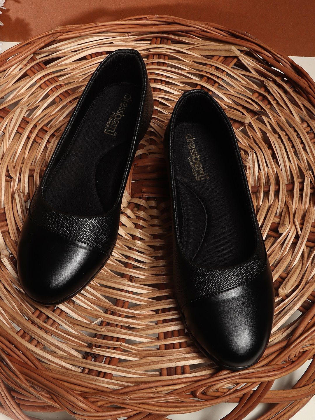

DressBerry Women Wedge Pumps, Black