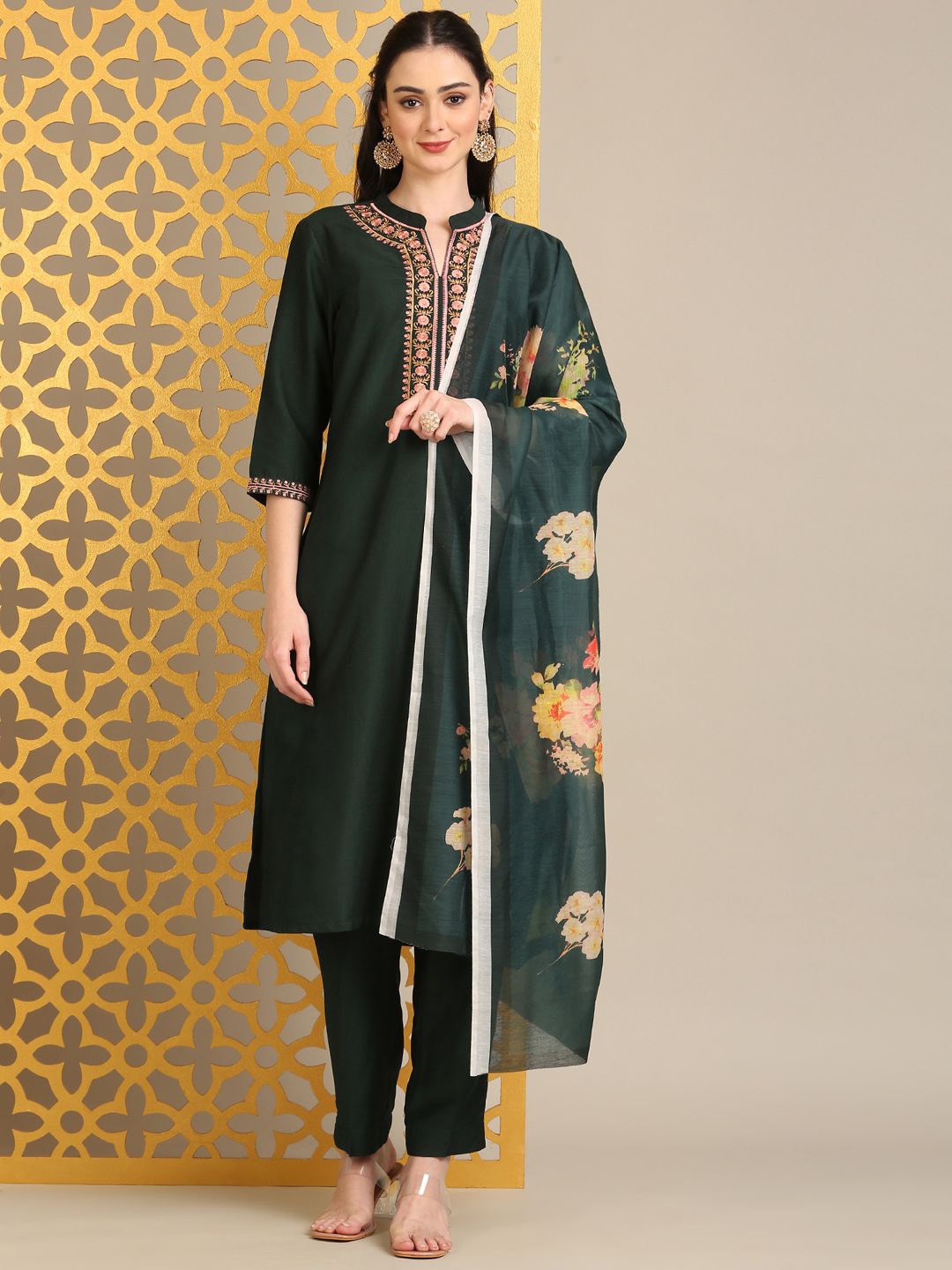 

Anouk Floral Embroidered Straight Kurta With Trouser And Dupatta, Green