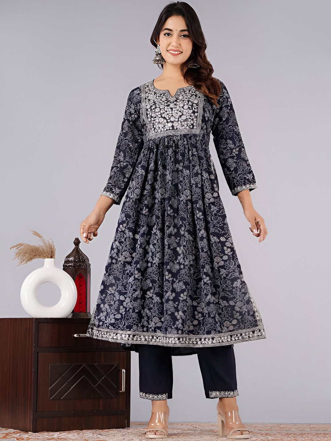 

KOTHOTYA Women Floral Embroidered Regular Kurta with Trousers, Blue