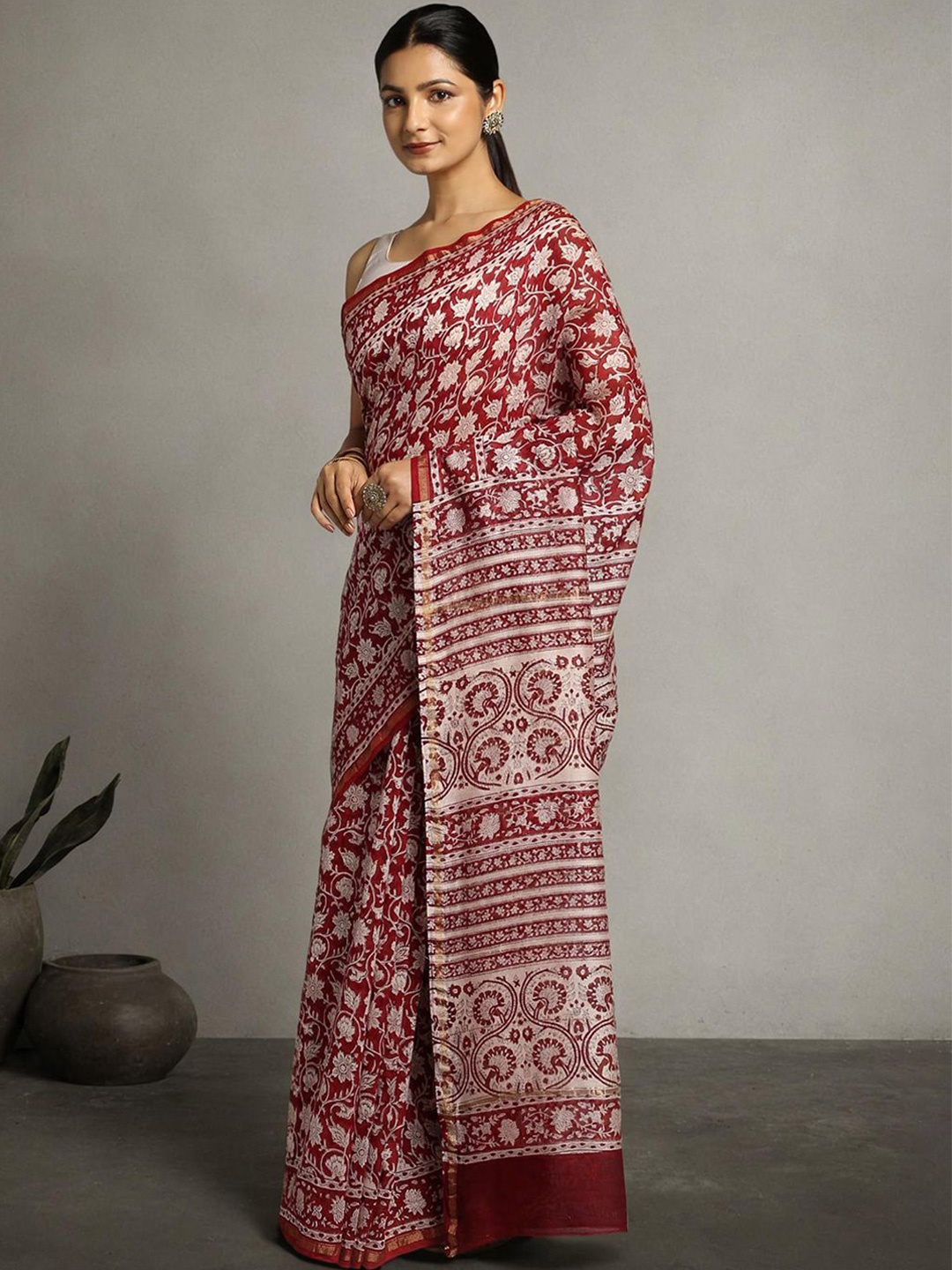 

Suha Floral Printed Zari Chanderi Saree, Maroon