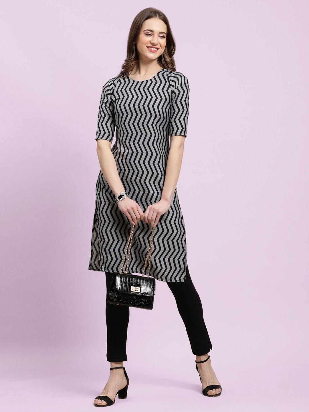 

Moda Rapido Chevron Printed Round Neck Straight Kurta, Black