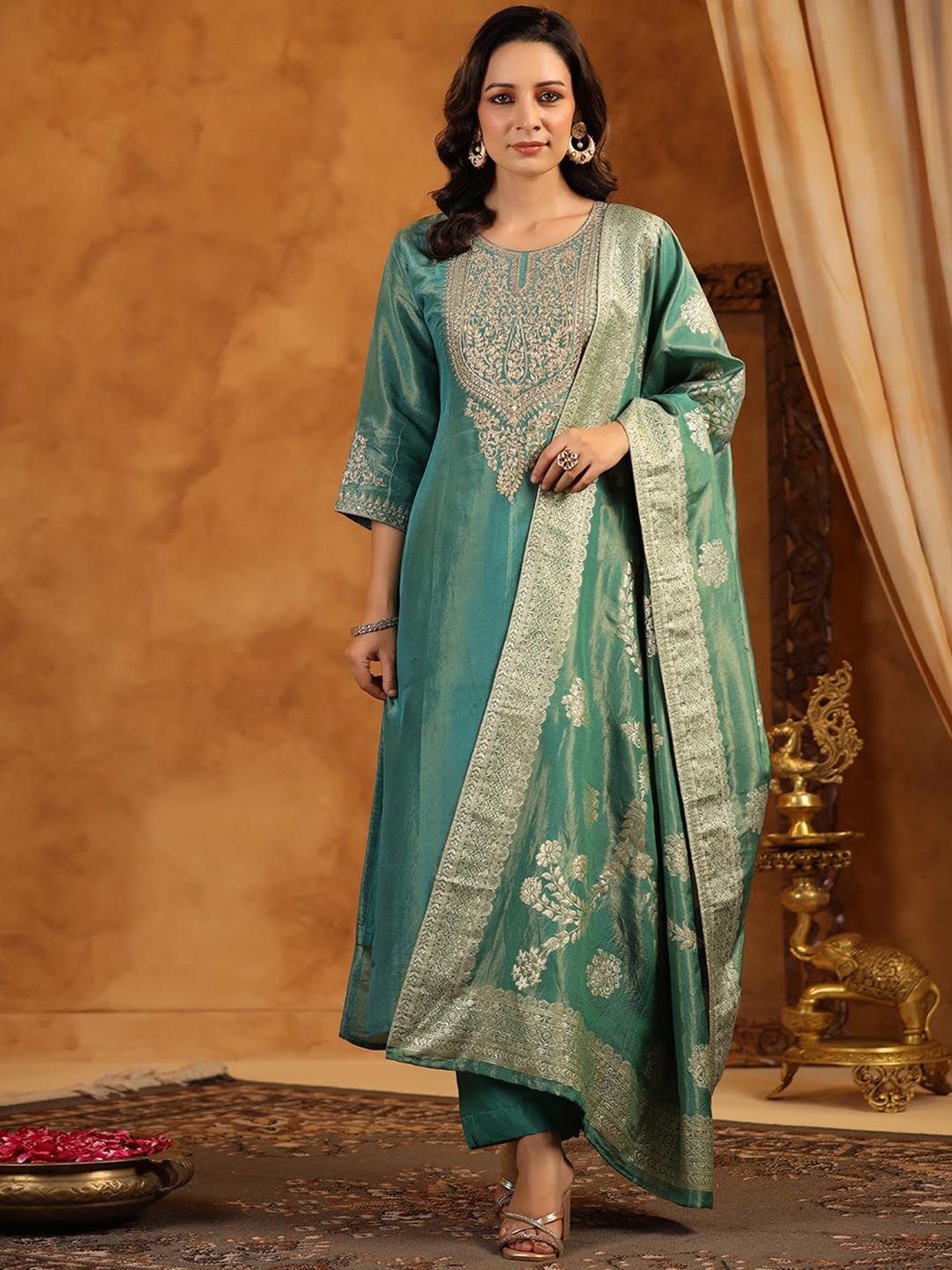 

Meena Bazaar Women Ethnic Motifs Embroidered Regular Thread Work Kurta with Trousers & With Dupatta, Sea green