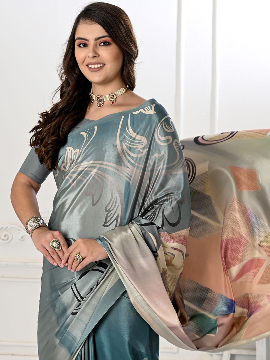 

Krimmple Abstract Printed Saree, Turquoise blue