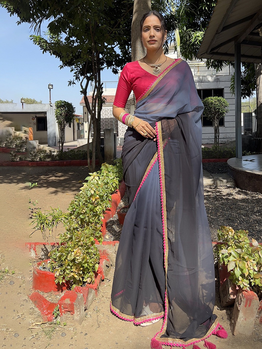 

JULEE Pure Georgette Ready to Wear Saree, Grey