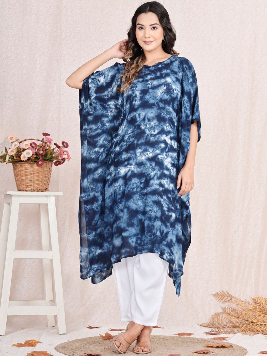 

LYFJ Women Dyed Flared Sleeves Thread Work Asymmetric Crepe Kaftan Kurta, Blue