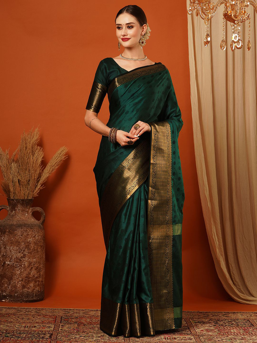 

VILLAGIUS Woven Design Zari Pure Silk Banarasi Saree, Green