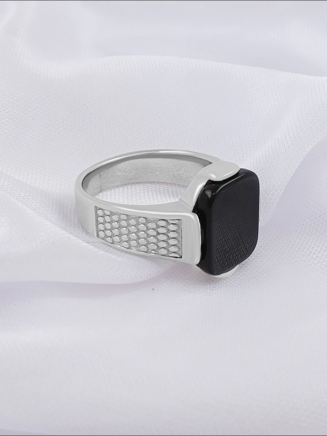 

Saizen Men 925 Sterling Silver Silver-Plated Onyx-Studded Finger Ring