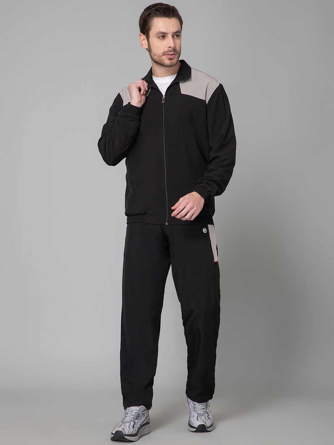 

TURNFIT Men Training Tracksuit, Black