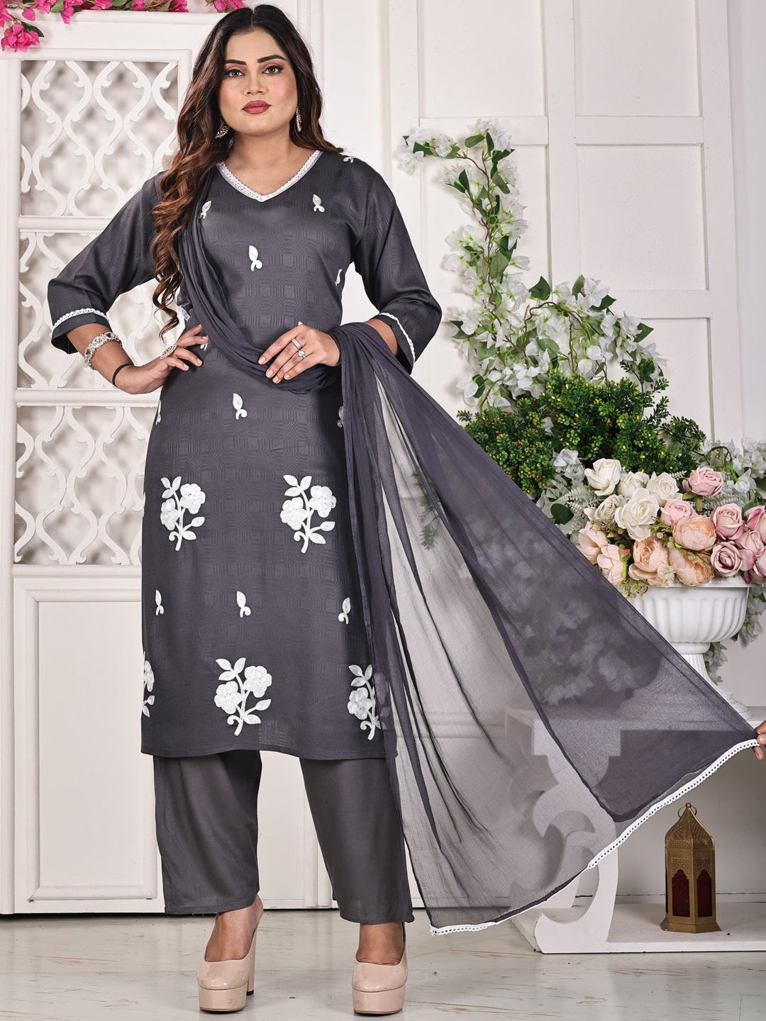 

Maheesha Women Floral Embroidered Regular Aari Work Kurta with Trousers & With Dupatta, Grey