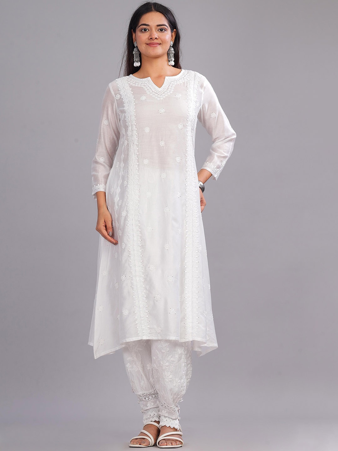 

Club Loom Women Floral Printed Chikankari Floral Kurta, White