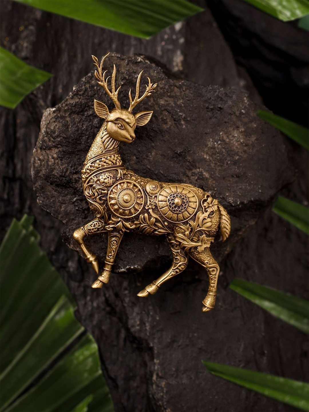 

COSA NOSTRAA Men Noble Stag Emblem Brooch, Gold