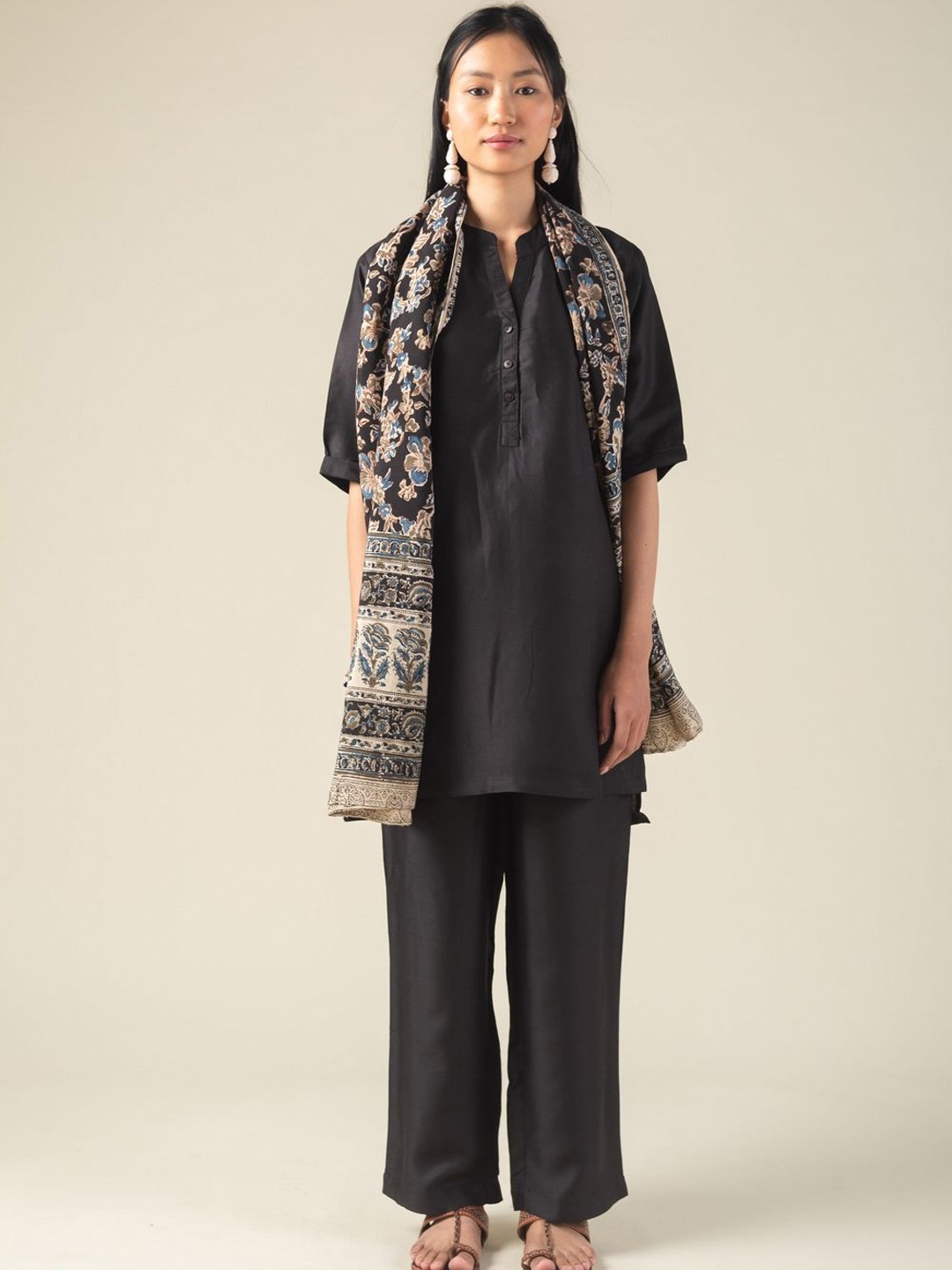 

KUSVAA Mandarin Collar Linen Satin Straight Kurti with Trousers, Black