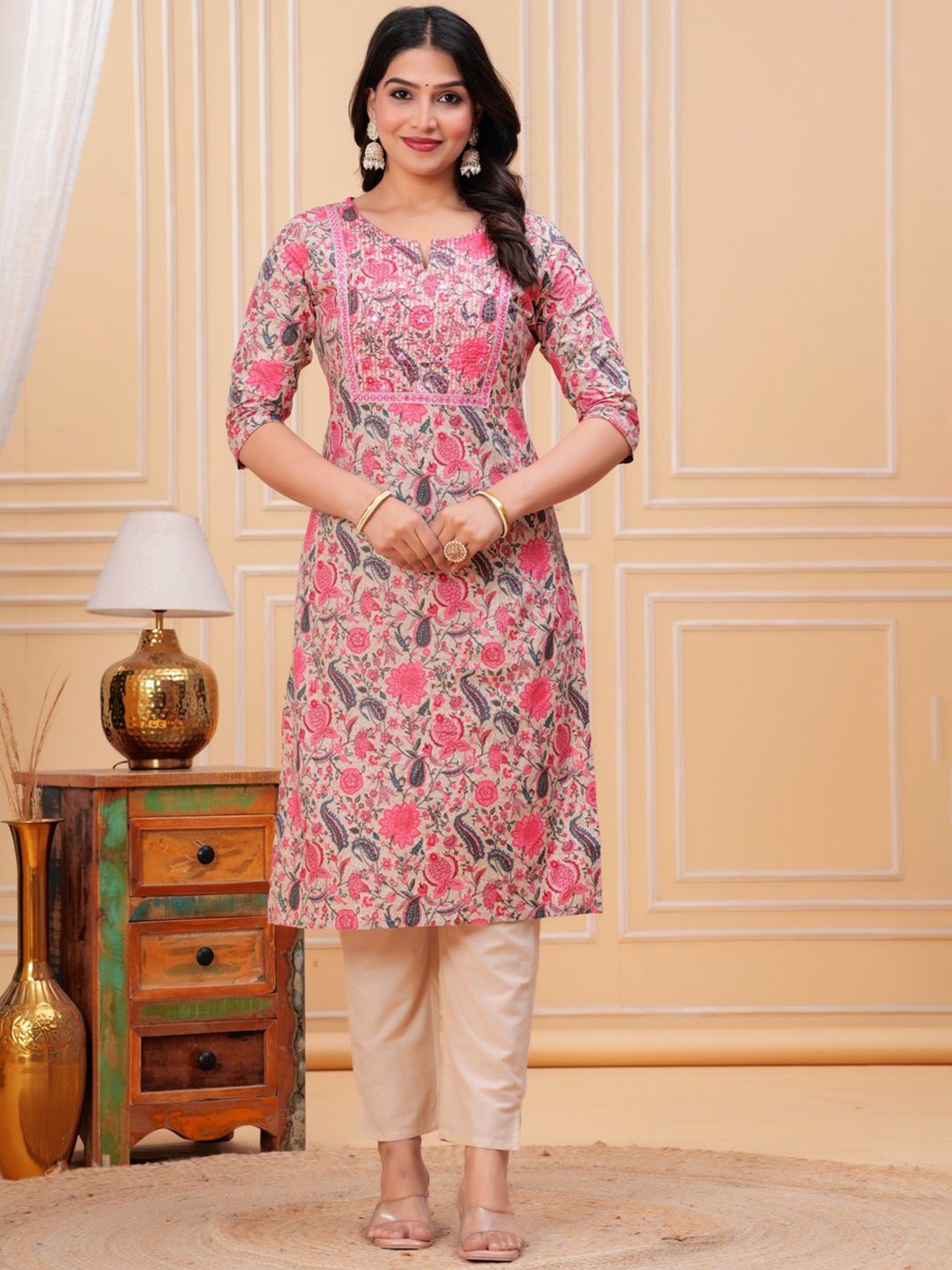 

UNISETS Women Embroidered Empire Chanderi Silk Kurta with Pyjamas, Pink