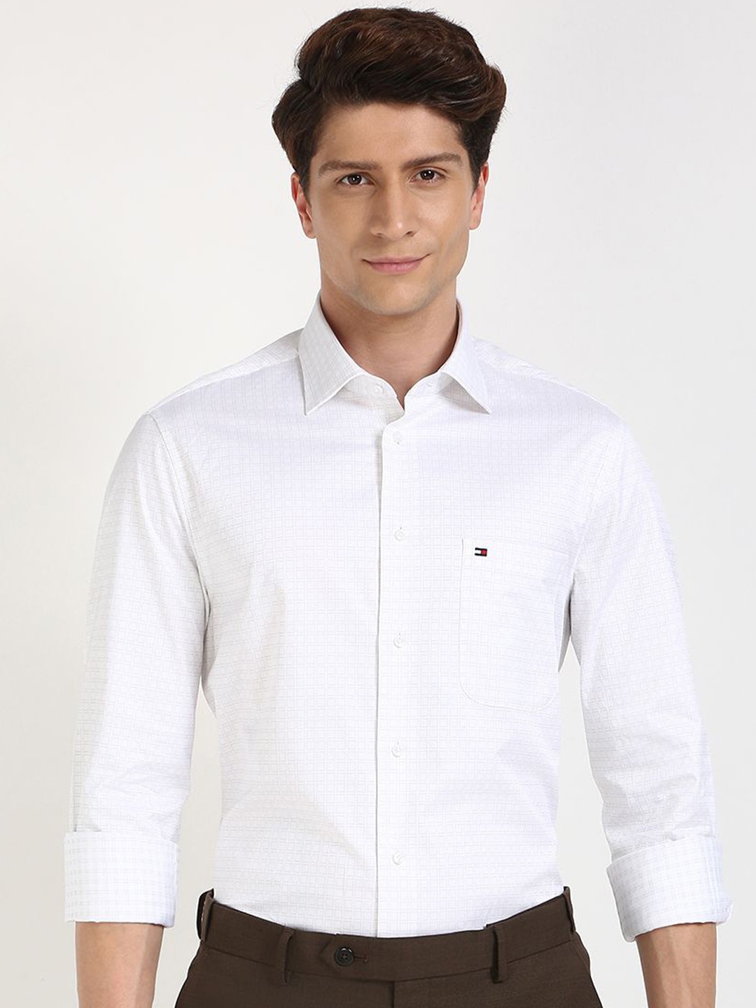 

Tommy Hilfiger Men Relaxed Opaque Checked Casual Shirt, White