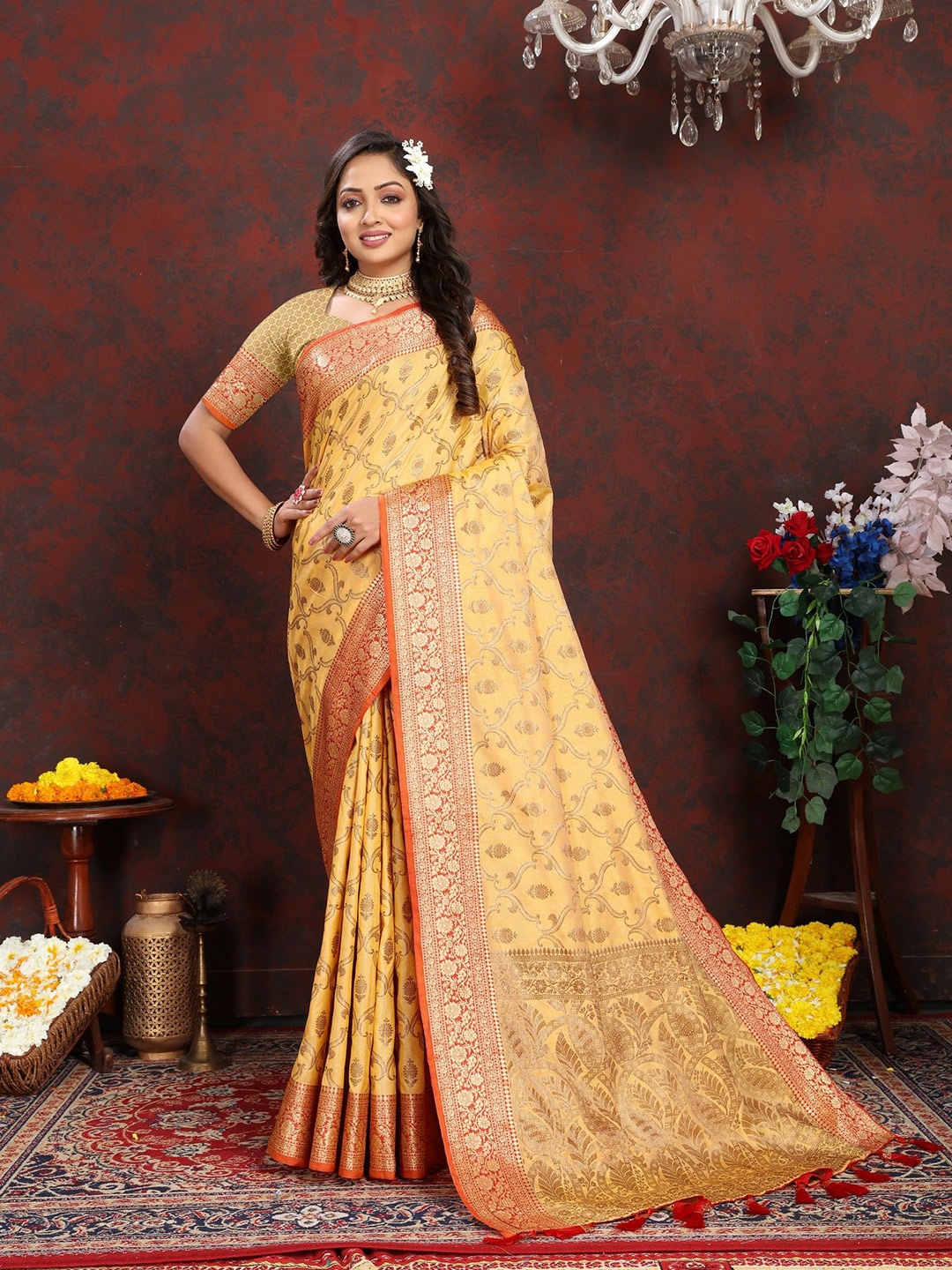 

LeeliPeeri Designer Ethnic Motifs Woven Design Zari Saree, Yellow