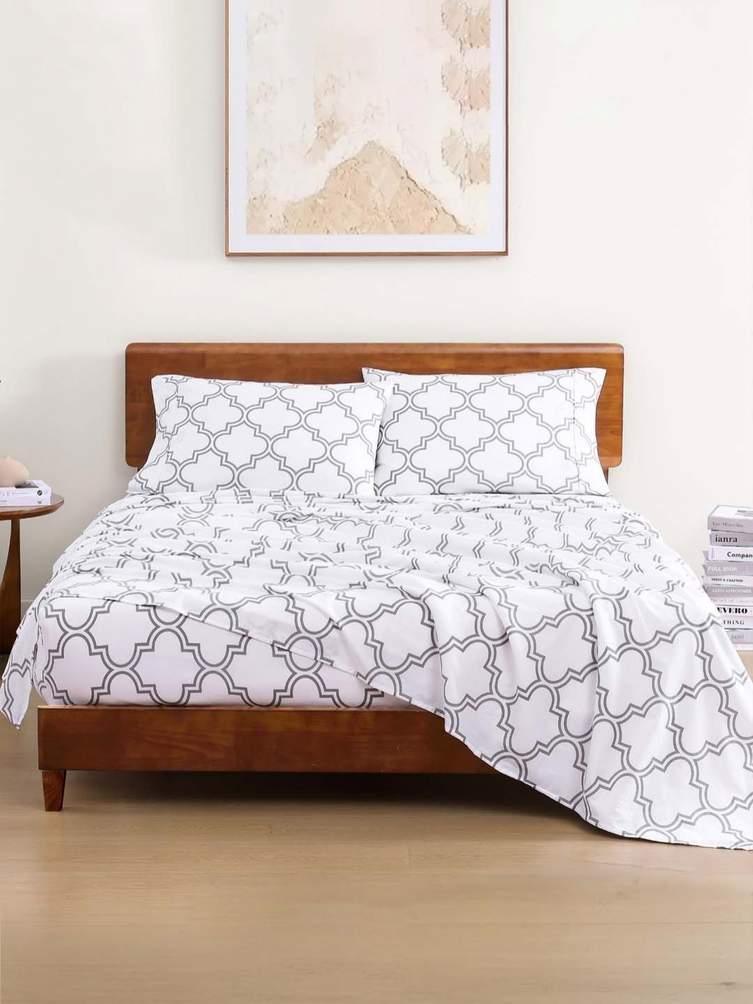 

LANE LINEN Silver-Toned & White Geometric 144 TC King Bedsheet with 2 Pillow Covers