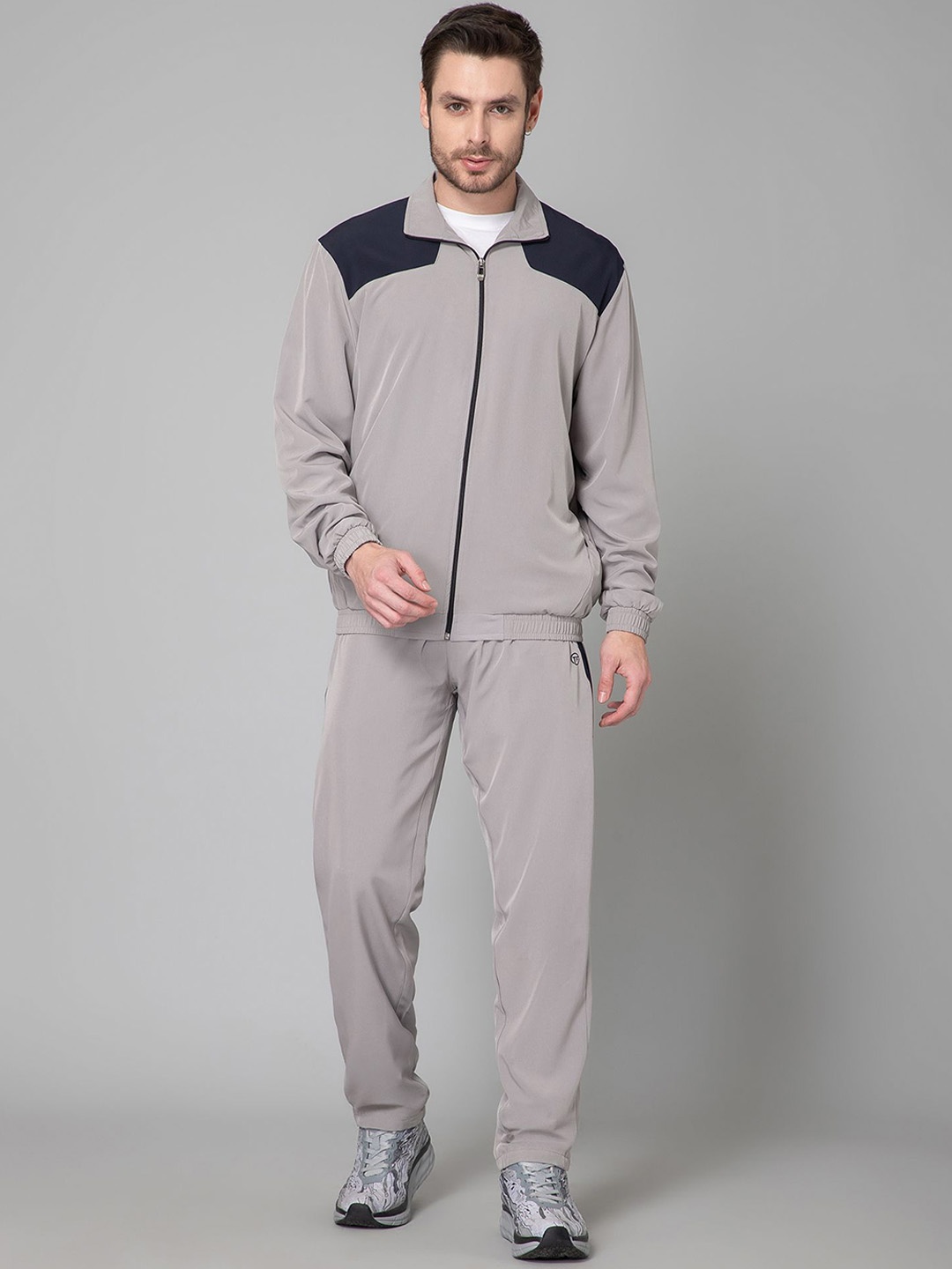 

TURNFIT Men Training Tracksuit, Grey