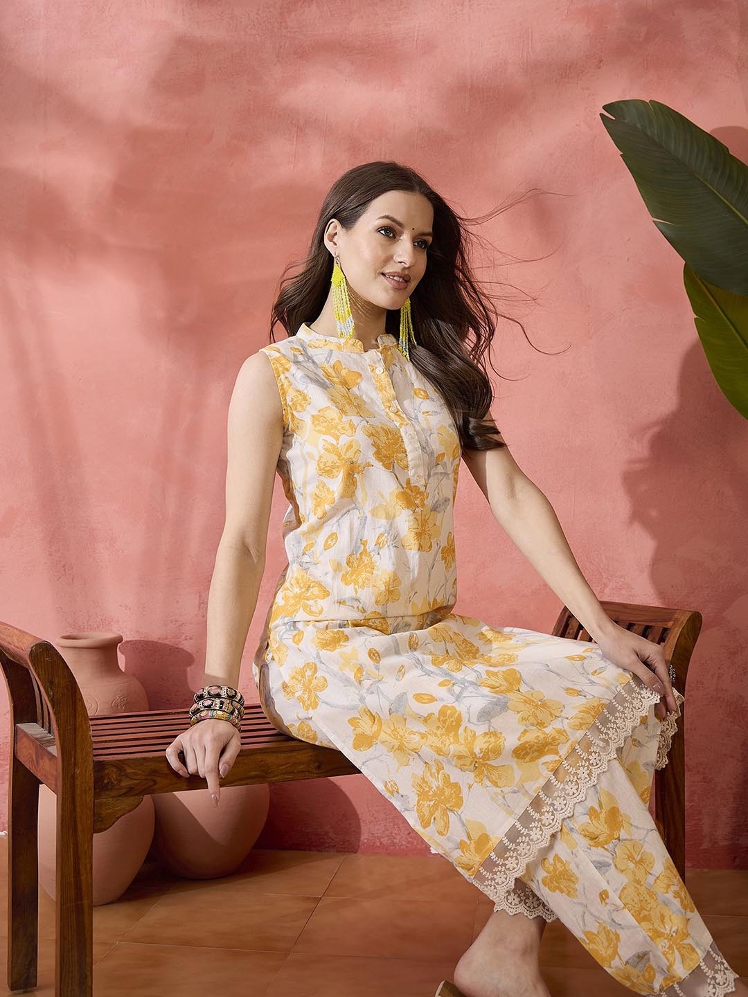 

Sangria Off White Floral Printed Mandarin Collar Pure Cotton Tunic And Trousers