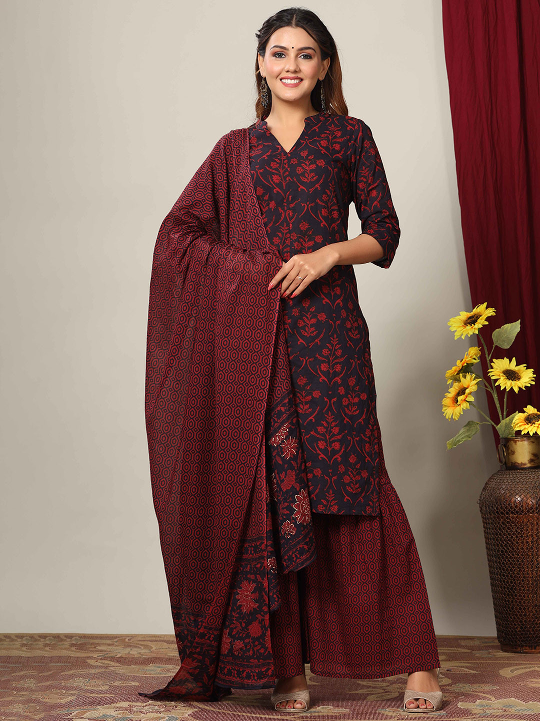 

Doriyaan Women Floral Printed Regular Pure Cotton Kurta with Sharara & With Dupatta, Maroon