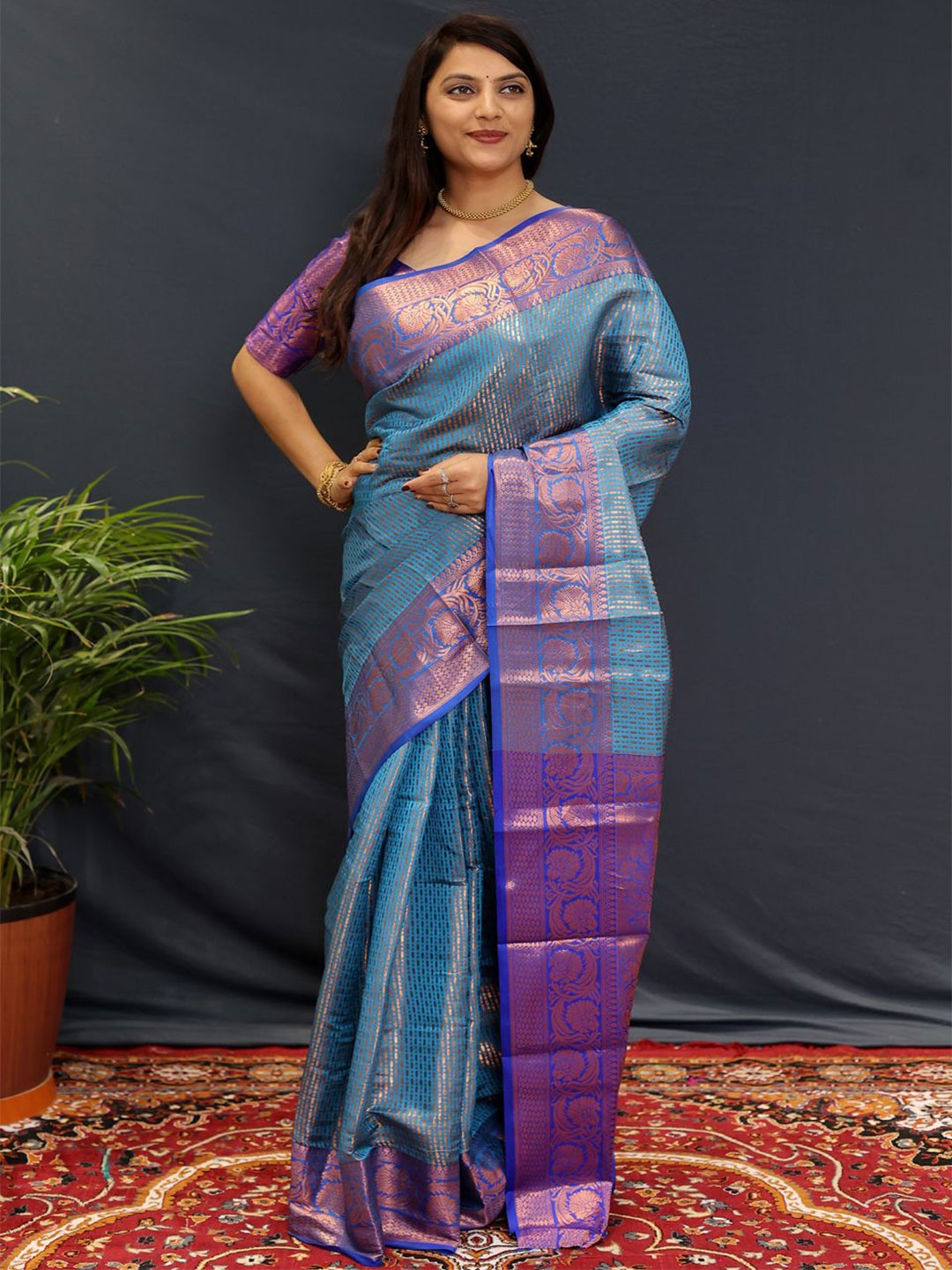 

VILLAGIUS Woven Design Zari Kanjeevaram Saree, Turquoise blue