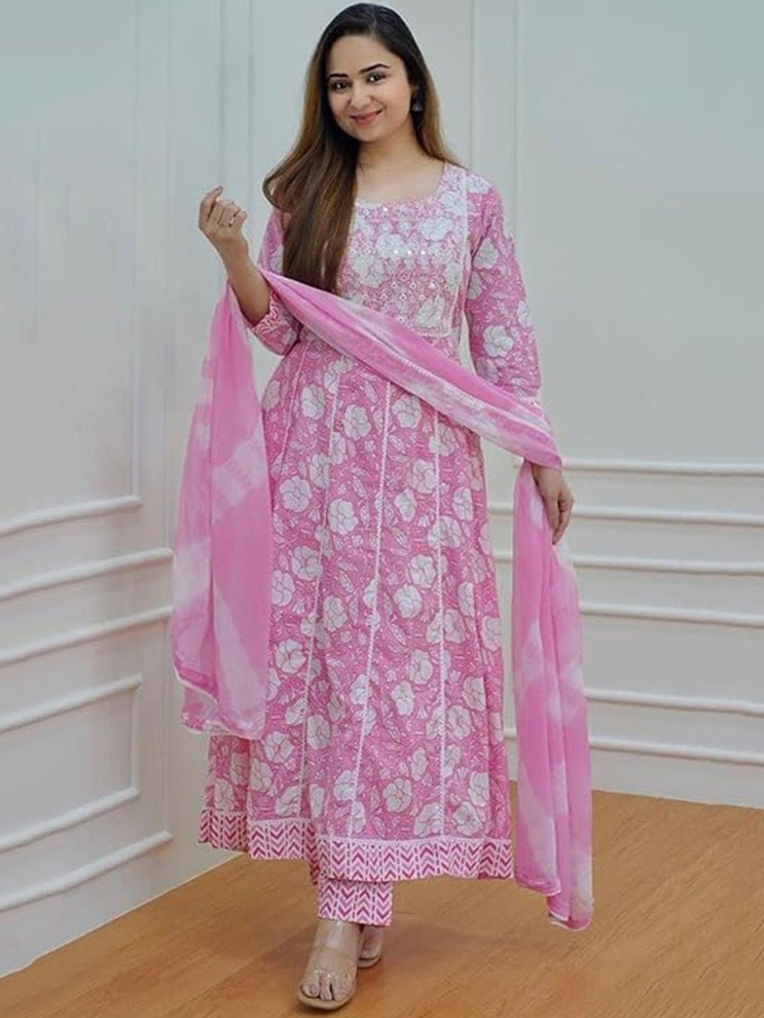 

KOTHOTYA Women Floral Embroidered Regular Thread Work Kurta with Trousers & With Dupatta, Pink