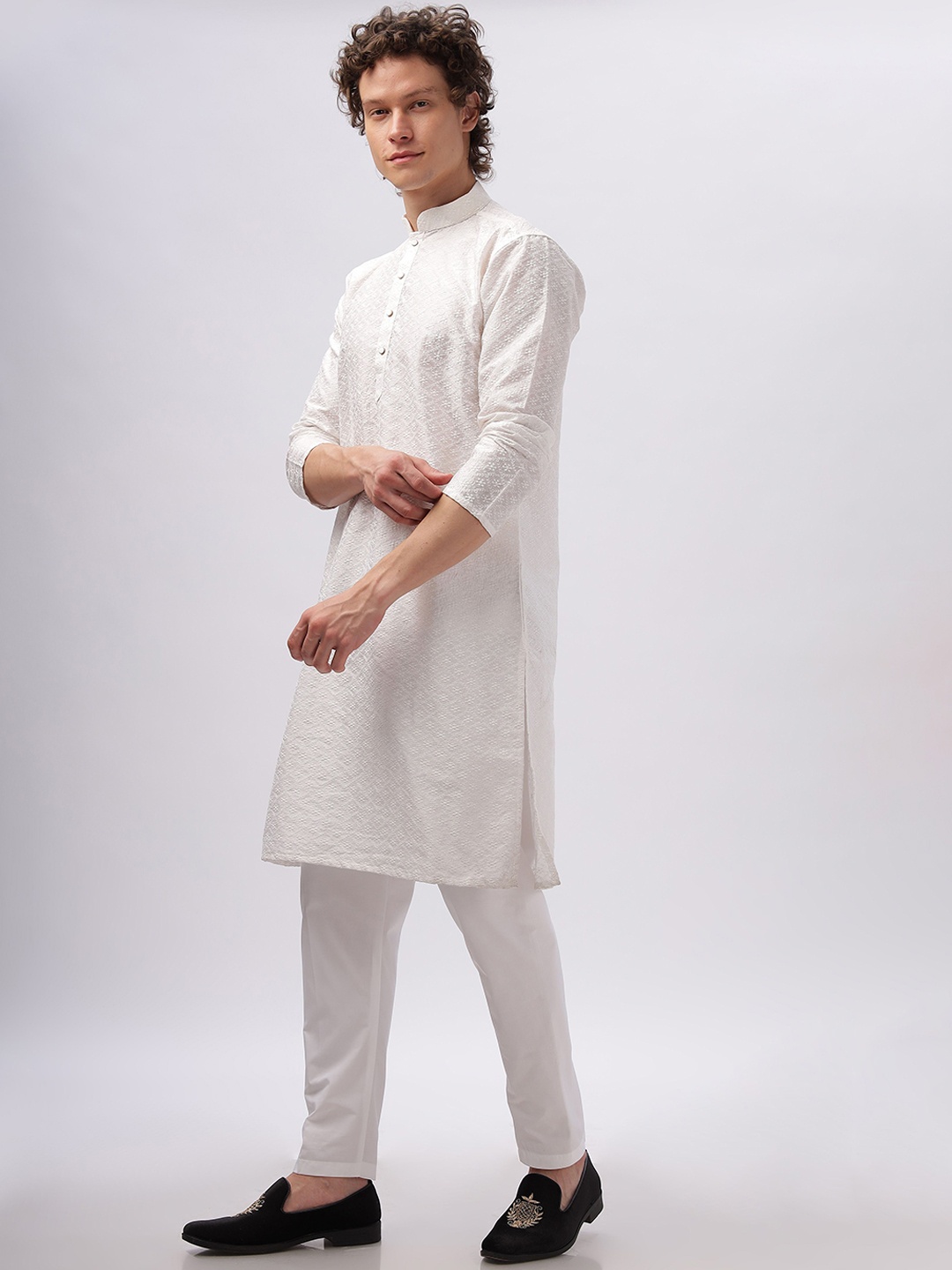 

Anouk White Ethnic Motifs Embroidered Cotton Straight Kurta
