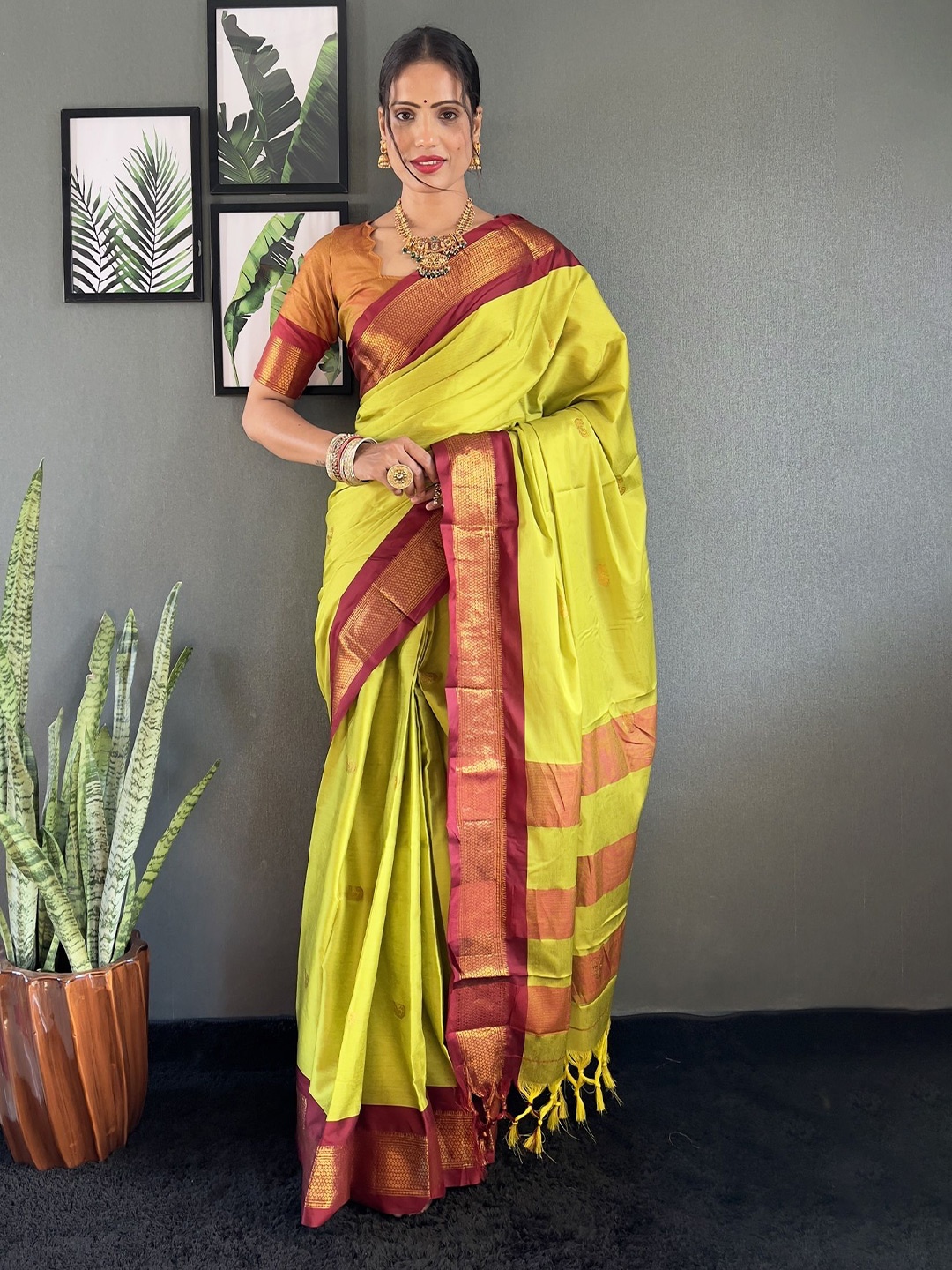 

JULEE Woven Design Zari Ready to Wear Kanjeevaram Saree, Green