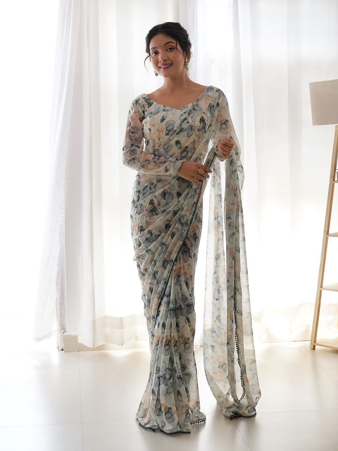 

HMP Fashion Floral Printed Ready to Wear Saree, White